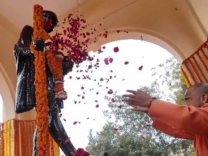Bapu's ideals, simplicity, and thoughts continue to guide us in building self-reliant, Viksit Bharat: CM Yogi