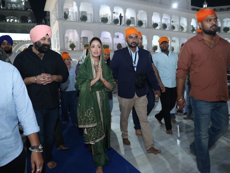 Yami Gautam Dhar seeks divine blessings at Patna Sahib gurudwara ahead of ‘Nayyi Navelli’  release