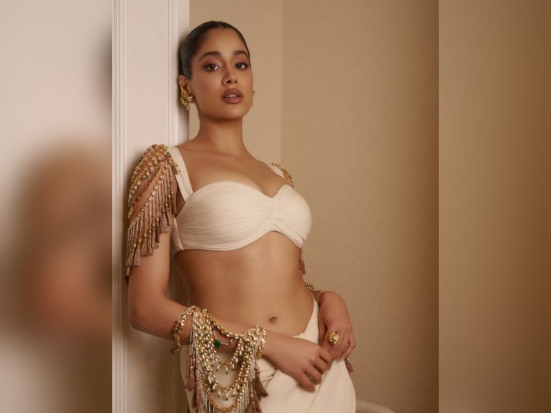 Rhea Kapoor shares how Janhvi Kapoor’s BoF 500 saree celebrates India’s Muslin Khadi heritage