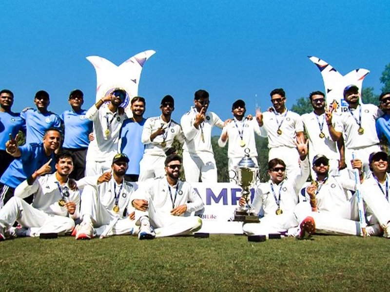 मुकेश कुमार की शानदार गेंदबाजी, रेस्ट ऑफ इंडिया ने जम्मू-कश्मीर को हराकर जीता ईरानी कप का खिताब