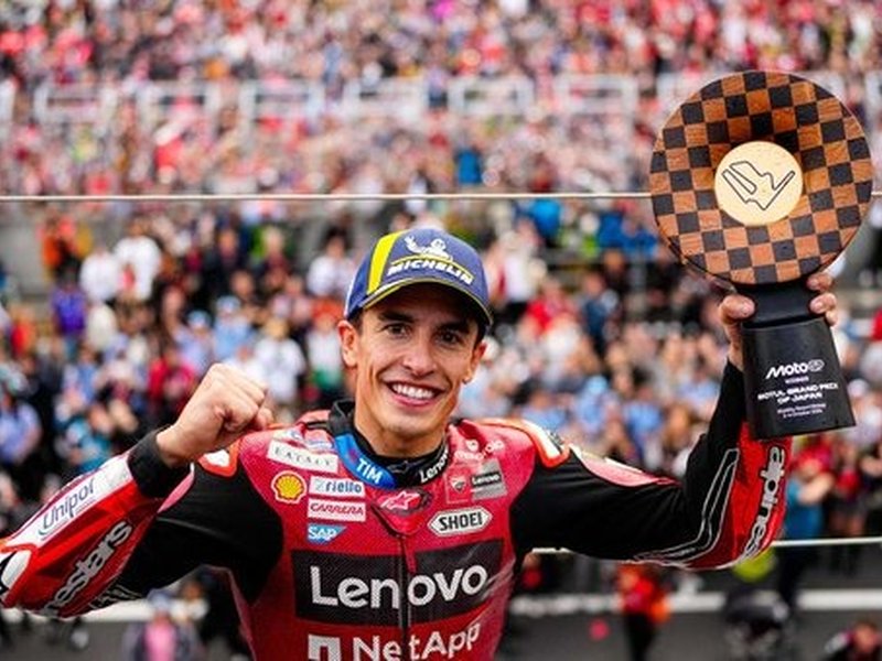 Marc Marquez doubles up in Japan with race win to reduce championship gap