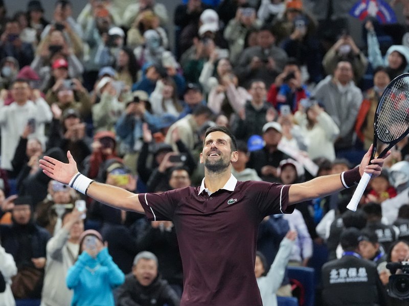 China Open: Djokovic fights back to beat Zverev and reach semifinals