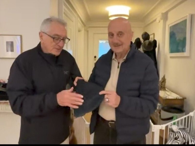 Anupam Kher gets special gift from Robert De Niro during visit to his home