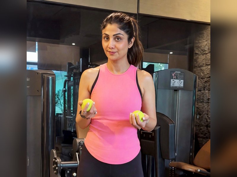 Shilpa Shetty doles out Monday motivation, shows off her focus and coordination with ball exercises