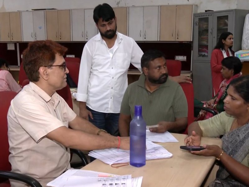 दिल्ली के पटपड़गंज में मतदाता सूची सत्यापन जारी, नाम जुड़वाने और सुधार के लिए 30 अक्टूबर तक मौका