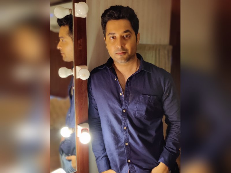 Nikhil Angrish reveals what it was like working with Mrunal Thakur and Vijay Raaz