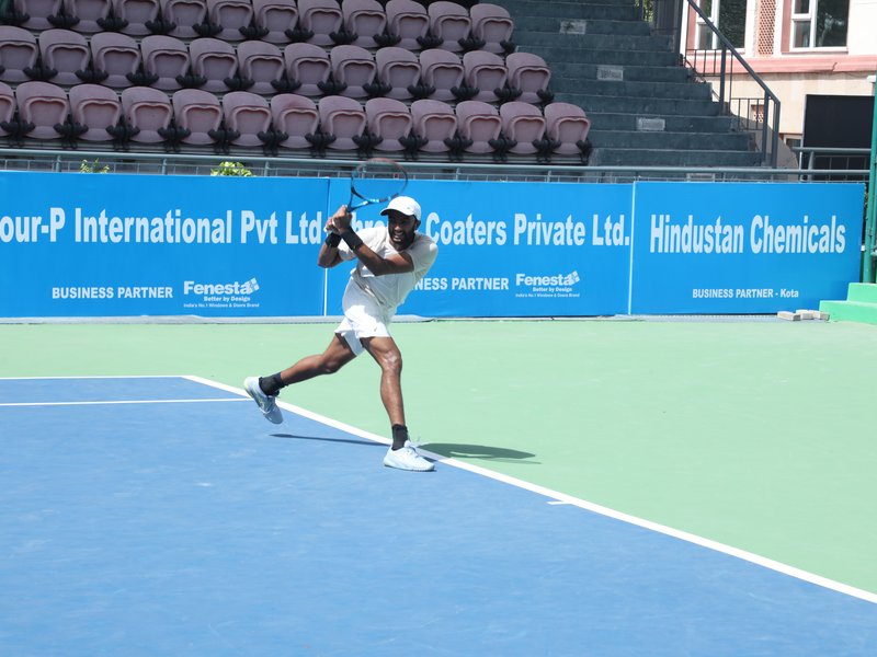 Top seeds Manish Sureshkumar, Vaidehee Chaudhari kick off campaigns with straight-sets wins in the men’s and women’s singles draws of the 31st Fenesta Open National Tennis Championship at the DLTA Complex in New Delhi on Monday. Photo credit: DLTA
