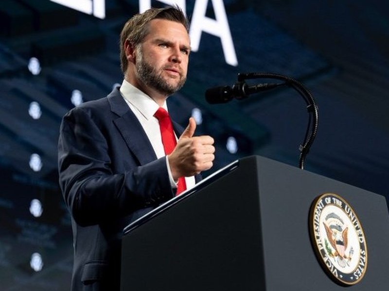 Vance backs Alaska gas pipeline to Asia