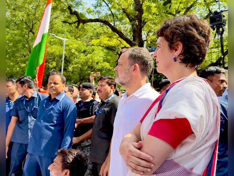 चुनाव आयोग के खिलाफ इंडी गठबंधन का विरोध मार्च, ज्ञानेश कुमार को हटाने की मांग को लेकर विपक्ष का प्रदर्शन