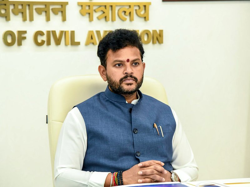 सरकार एटीएफ की कीमतों को लेकर एयरलाइंस और तेल कंपनियों से कर रही बातचीत: राम मोहन नायडू
