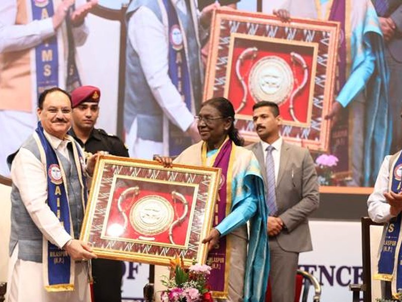 मेडिकल सिर्फ साइंस और टेक्नोलॉजी का ही नहीं, दया और भरोसे का भी क्षेत्र : राष्ट्रपति मुर्मु