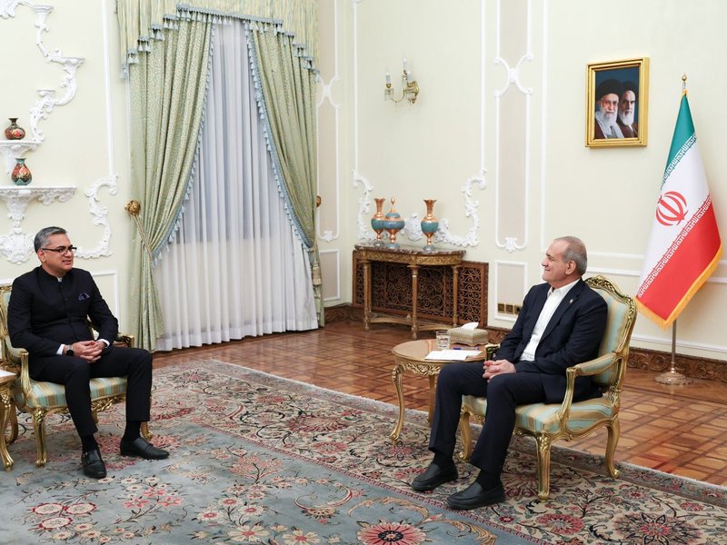 Indian envoy presents credentials to Iran President, reiterates New Delhi's commitment to strengthen ties