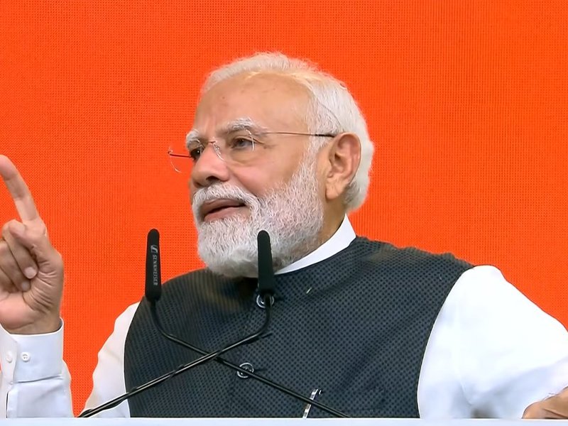 पीएम मोदी की जनसेवा व सुशासन के 25 साल पर मनोरंजन जगत के सितारों ने दी दिल से बधाई 