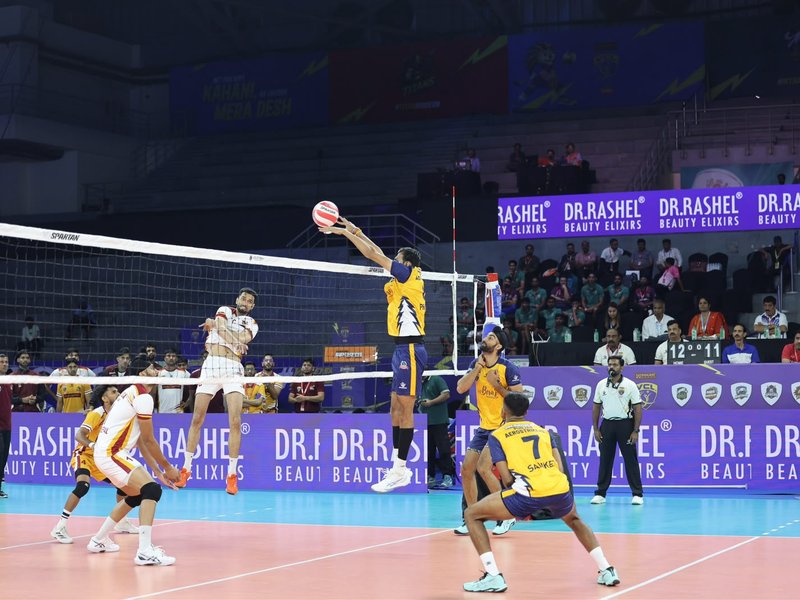 Emperia Marathas, Tamil Titans secure wins in Volleyball Champions League opener
