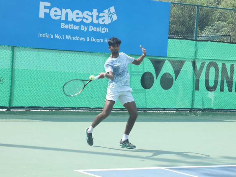 Pranav Karthik upsets Udit Kamboj; top seeds Manish Sureshkumar and Vaidehee Chaudhari in quarterfinals of the 31st Fenesta Open National Tennis Championship at the DLTA complex in New Delhi on Wednesday. Photo credit: Fenesta Open