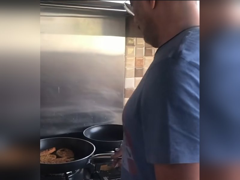 Smriti Irani shares video of Nana Patekar making food for her, recalls his last conversation of inviting her to Pune