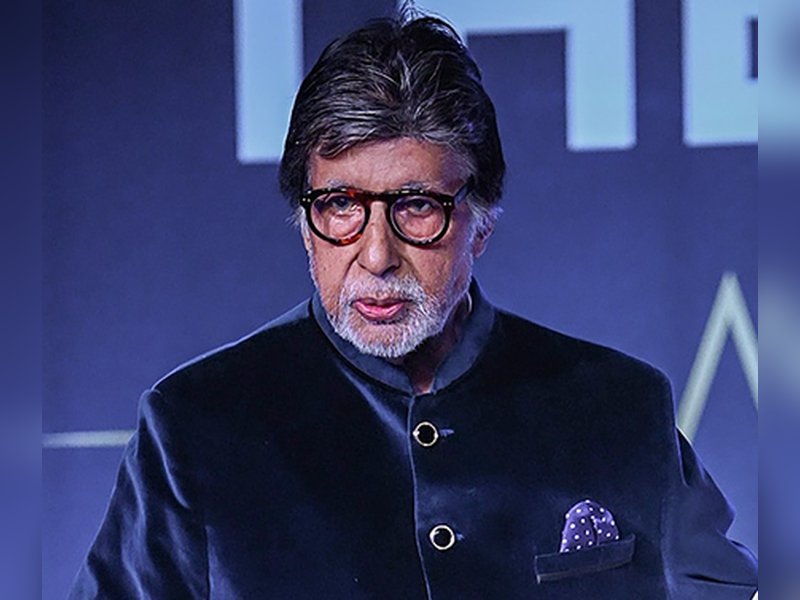 Amitabh Bachchan pays emotional tribute to late Nana Patekar