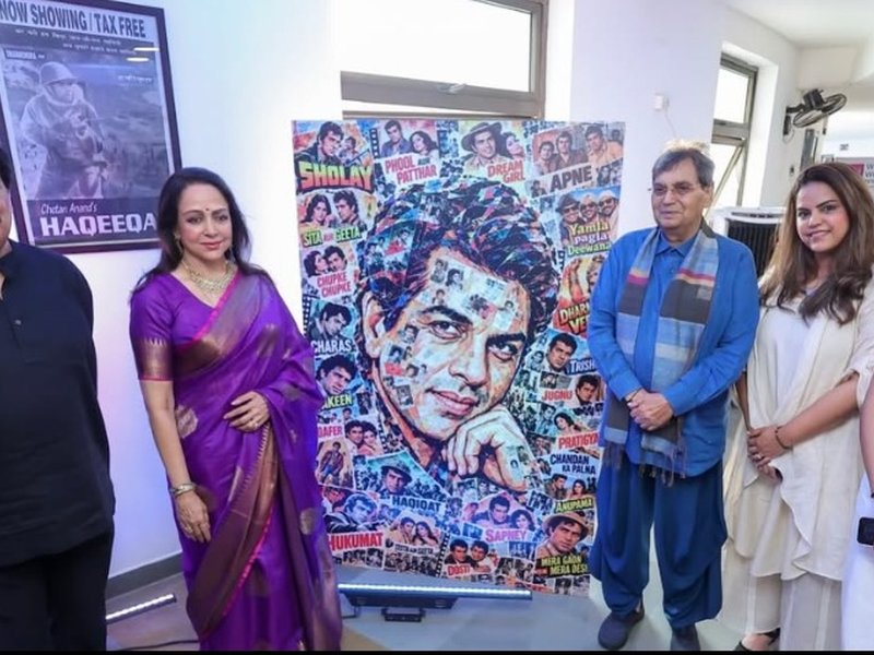 Subhash Ghai shares an emotional moment as Hema Malini pays tribute to Dharmendra