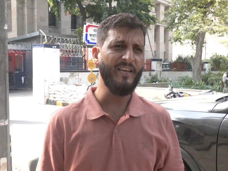 दिल्ली में कांग्रेस के प्रदर्शन के दौरान युवक से मारपीट, पीड़ित बोला- पीएम के नारे लगाने पर पीटा