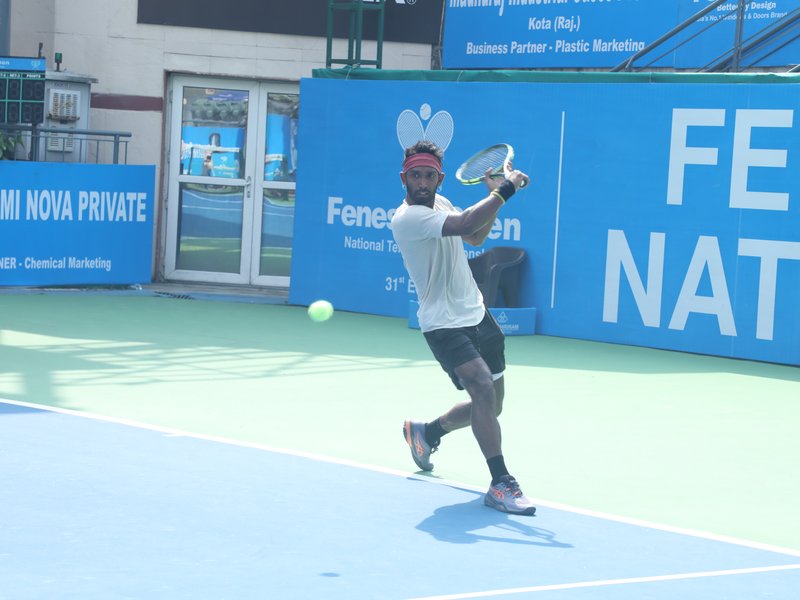 Nitin Kumar Sinha stuns Manish Sureshkumar to reach men’s final; Vaidehee Chaudhari, Shruti Ahlawat in summit clash in women's singles in the 1st Fenesta Open National Tennis Championship in New Delhi on Friday. Photo credit: Fenesta Open