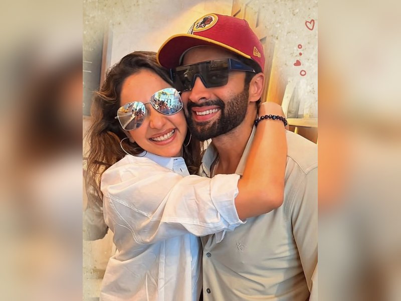 Jackky Bhagnani calls himself lucky to have Rakul Preet Singh in his life, says she is his ‘cheerleading squad of one’