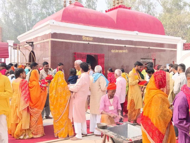 नवरात्र स्पेशल : रहषु भगत के दर्शन के बिना मां थावे वाली की पूजा मानी जाती है अधूरी, राजा मनन की जिद ने कर दिया था साम्राज्य का विनाश