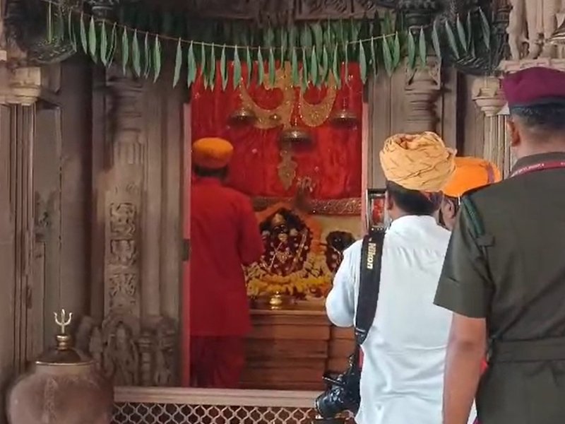 राजस्थान: मेहरानगढ़ दुर्ग स्थित मां चामुंडा मंदिर में आस्था का अपार सैलाब, मारवाड़ के लोग मानते हैं अपनी कुलदेवी