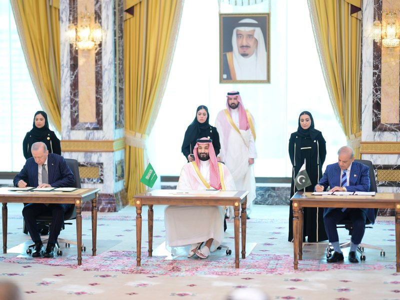 Iran warns against Yemen intervention as Saudi-Pakistan-Turkey defence pact takes effect