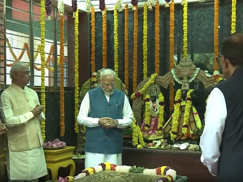 पीएम मोदी ने जलकंटेश्वर मंदिर में की पूजा-अर्चना, आईआईटी मद्रास के ब्रेन रिसर्च सेंटर भी पहुंचे