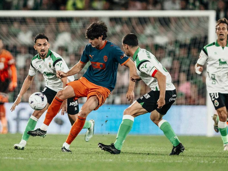 La Liga: Valencia play 2-2 draw with Racing Club, Sociedad survive Deportivo fightback