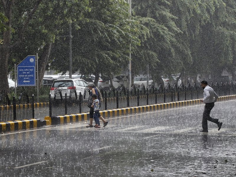 पश्चिमी विक्षोभ के सक्रिय होने के कारण बदला मौसम का मिजाज, आने वाले दिनों में भी छाए रहेंगे बादल