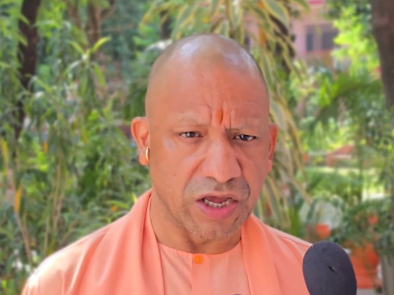 अराजकता से बाज आए कांग्रेस, वरना जो बचा है वह भी गंवा देगी : सीएम योगी 