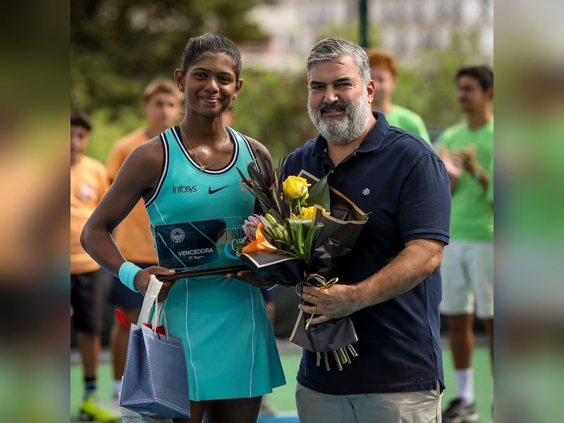 Maha CM Fadnavis lauds Maaya Rajeswaran on title double in Nigeria