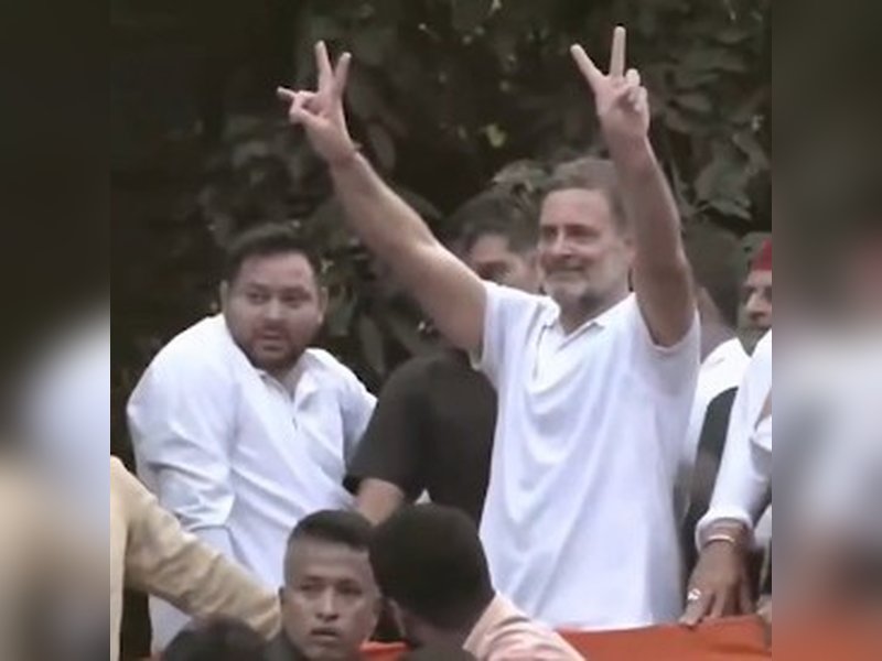 राहुल गांधी के साथ विपक्षी नेताओं का मार्च, ट्रक पर अखिलेश-तेजस्वी भी सवार