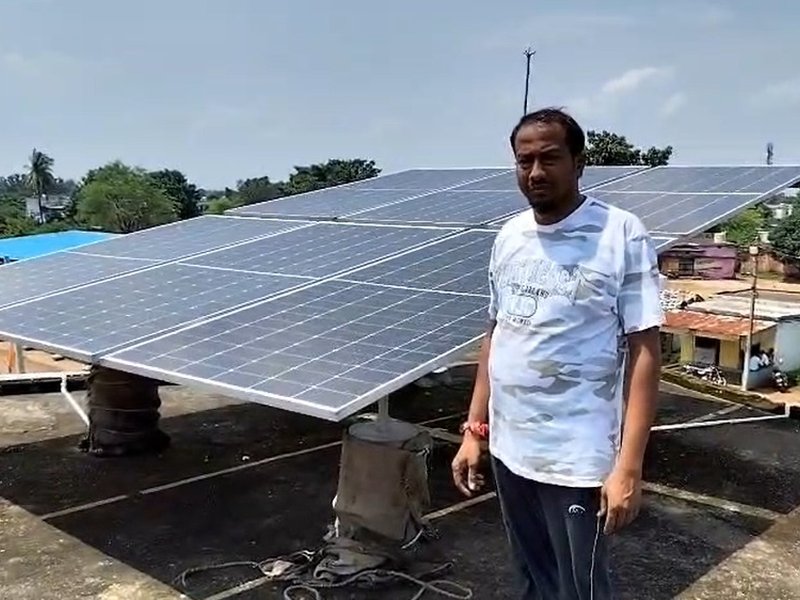 पीएम सूर्य घर मुफ्त बिजली योजना से महेंद्र प्रताप सिन्हा को बड़ी राहत, बिजली बिल का बोझ हुआ कम