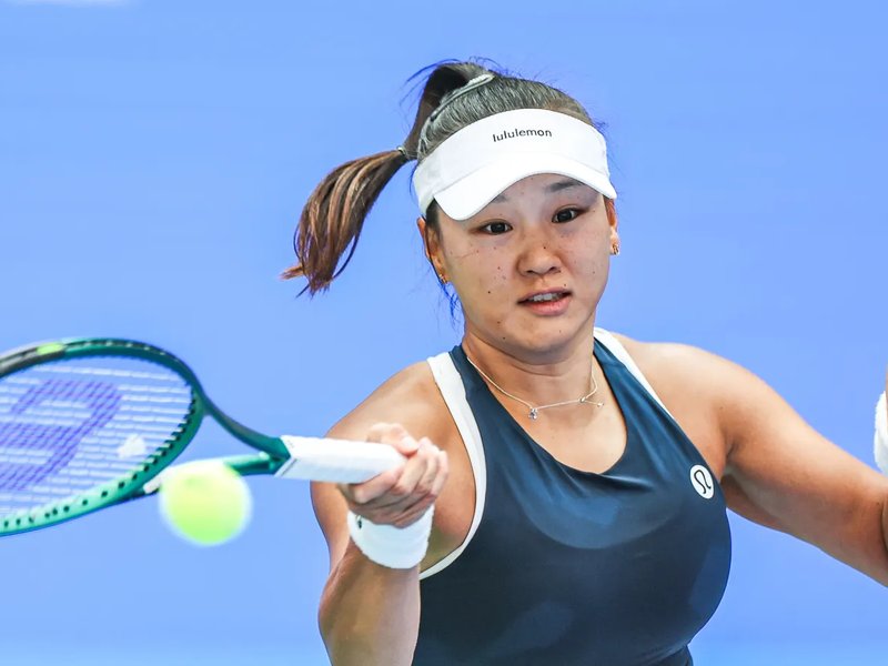 Wild card Guo Hanyu overturns Sorana Cirstea at the Wuhan Open WTA tennis tournament in Wuhan, China, on Tuesday. Photo credit: WTA Tour