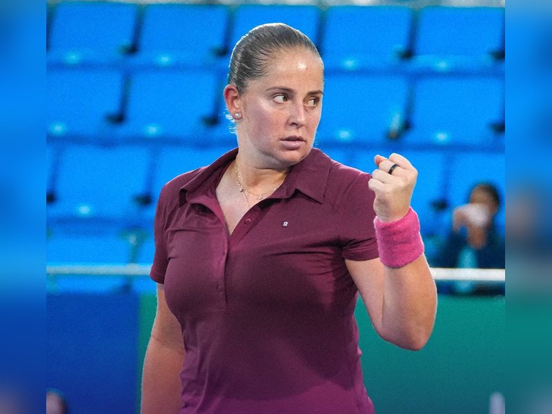 Ostapenko saves two set points to beat Shnaider, sails into Wuhan SFs