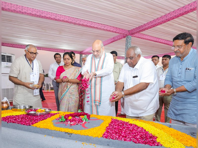 Gujarat: HM Amit Shah lays foundation for 81-foot Shiva statue at temple during Navratri (Photo: IANS)