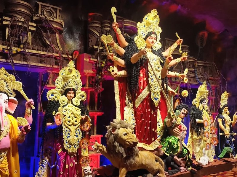 शारदीय नवरात्रि में अष्टमी तिथि कब, इस बार पूजन के बाद कन्याओं को क्या दें उपहार?