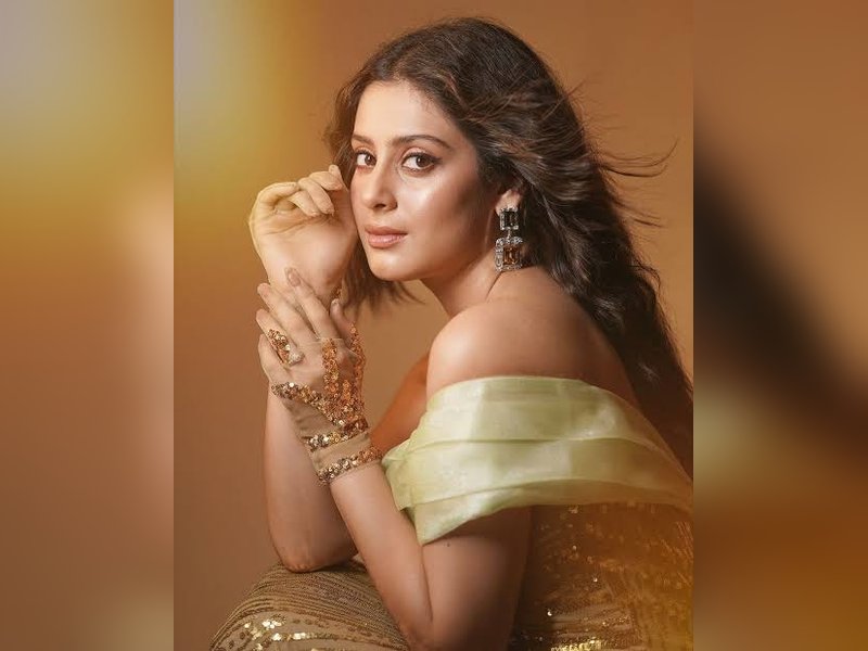 Isha Malviya reflects on hardships ahead of Bollywood debut with ‘Tum Mere Ho’, says ‘an outsider got a chance’