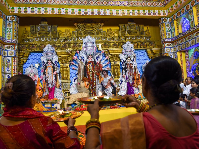 Navratri Day-9: Devotees throng temples across nation, seek blessings of Goddess Durga
