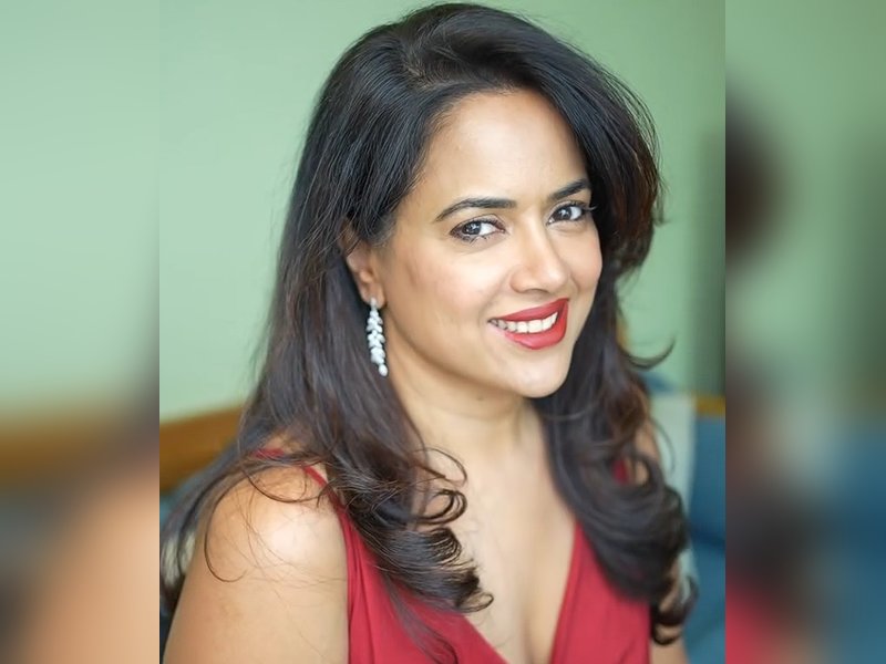 Sameera Reddy shares picture of son making rangoli for Dussehra, daughter joins in