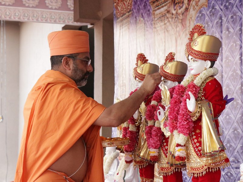 दशहरा के पावन पर्व पर दिल्ली के स्वामिनारायण अक्षरधाम में भव्य ‘विश्व शांति महायज्ञ’