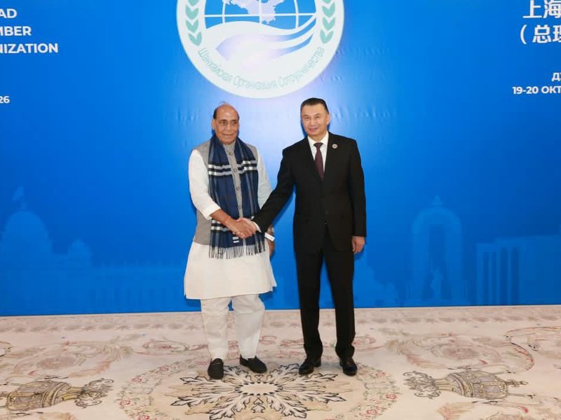 Defence Minister Rajnath Singh meets Tajikistan PM, Iran's First Vice President in Dushanbe 