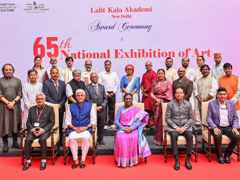 Prez Murmu presents Lalit Kala Akademi awards, calls for greater support to emerging artists