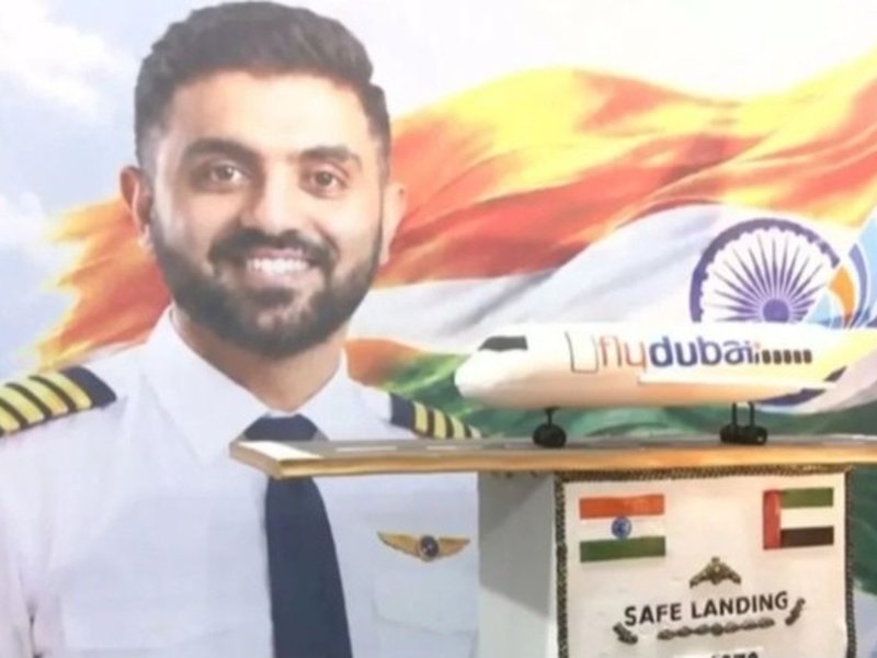 Mysuru Dasara cake exhibition honours Indian pilot Captain Smit Machchhar for saving 174 lives