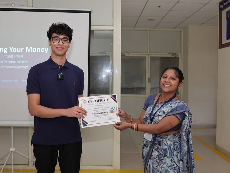How a 17-year-old is bringing financial literacy to women in India
