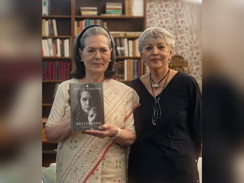 इंस्टाग्राम पर सोनिया गांधी का डेब्यू, अपनी किताब 'बिलॉन्गिंग' की दिखाई झलक