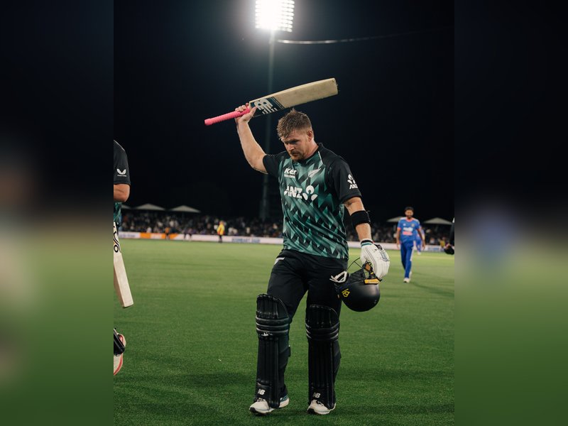 1st T20I: Phillips' blitzkrieg powers NZ to 225/4 against India 
