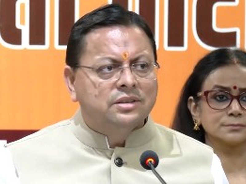 दलेर मेहंदी से फोन पर बात कर सीएम धामी ने पूछा हालचाल, बोले- पुरानी बातों को पीछे छोड़कर आगे बढ़ें